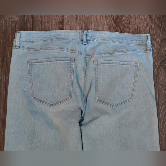 Frayed Raw Hem Light Wash High Rise Straight Denim Jeans Size 16 Flat Front Chic - Picture 8 of 10